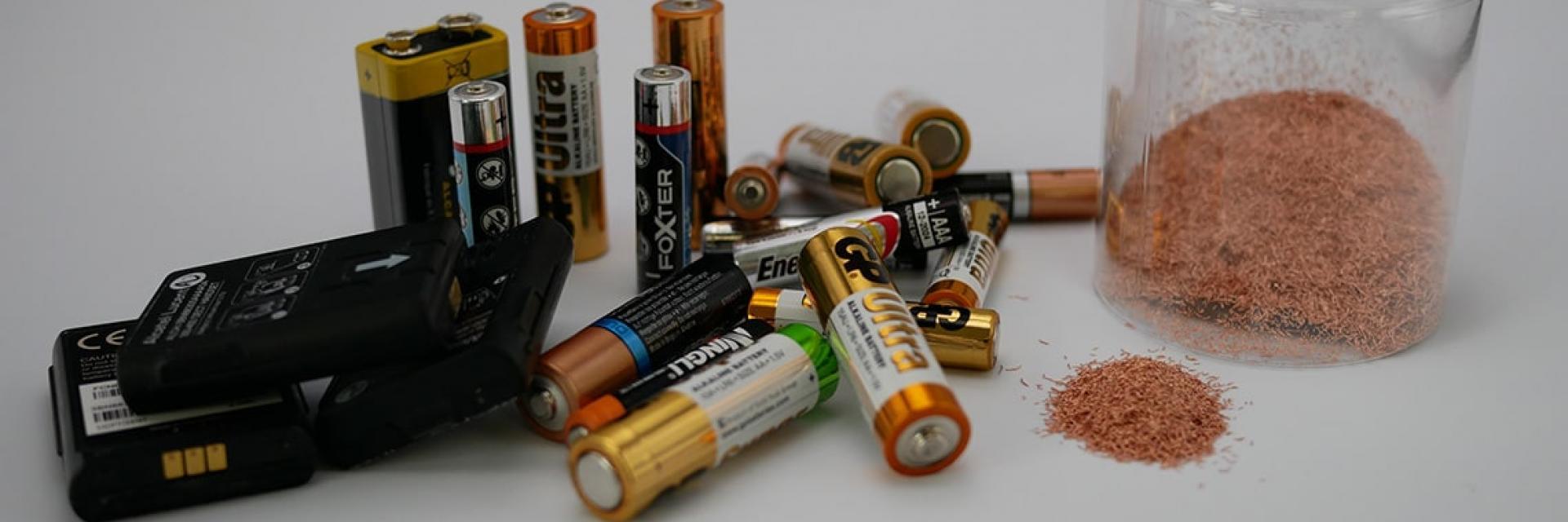 Tout savoir sur la manutention des poudres batteries et composants