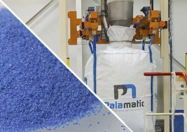 Remplissage de big bags après décompactage du filter cake dans l'industrie des batteries.