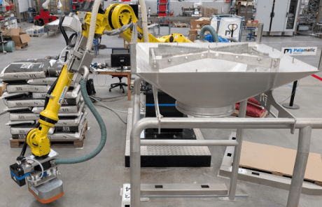 Vue d’ensemble robot + trémie de craquage