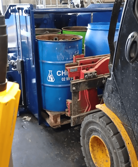 chargement_des_futs_sur_palettes