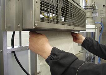 Soudeuse de sacs sur ligne de conditionnement